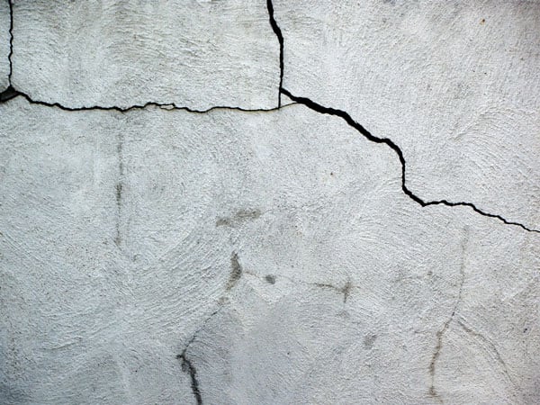 cracked-foundation-2880w a crack in a wall